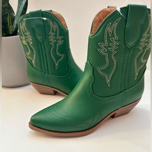 Green cowboy boots
